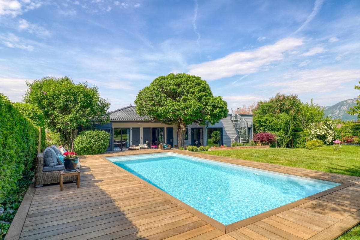 Villa avec piscine — bien vendu à SEYNOD